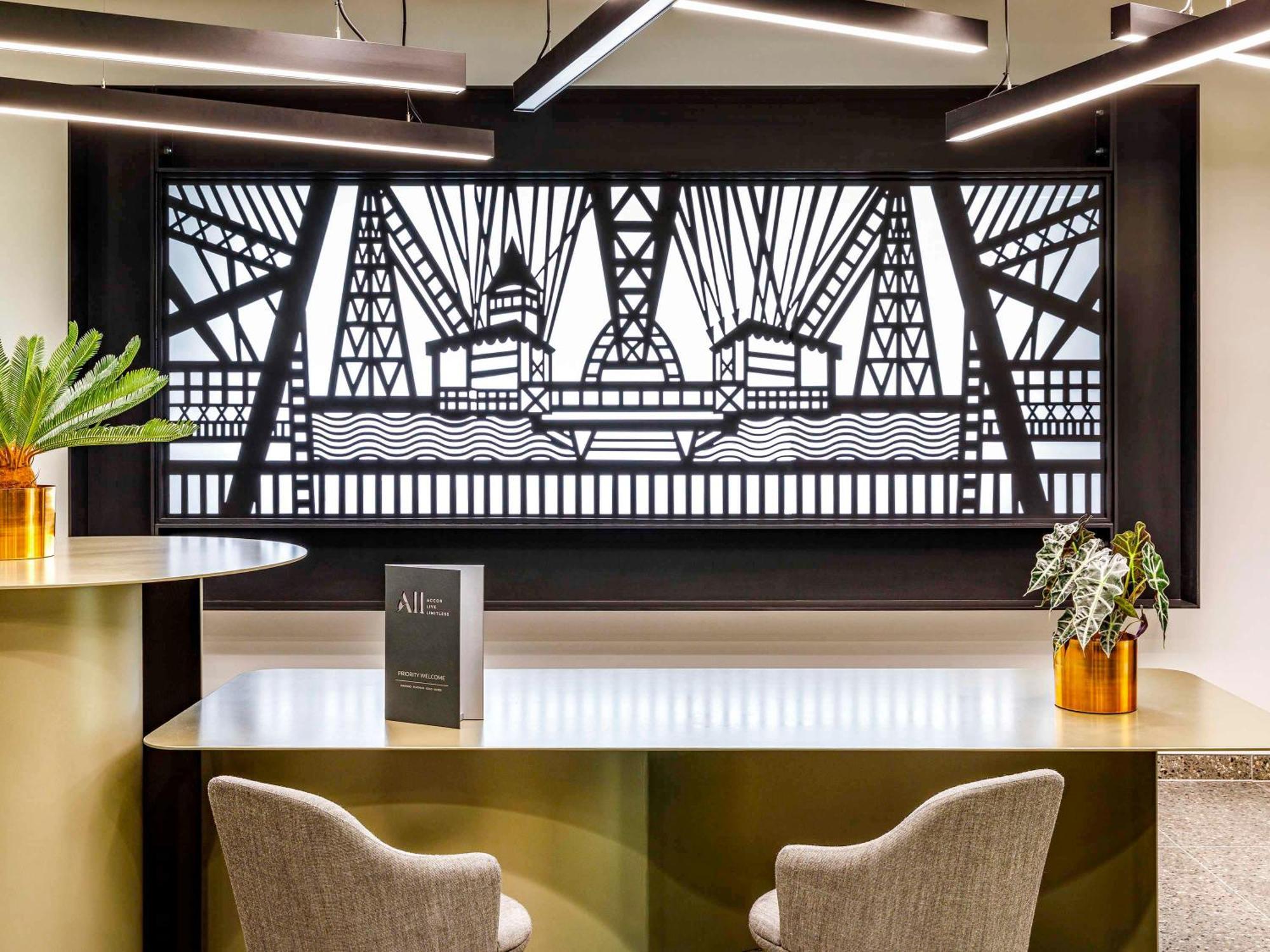 Mercure Newport Exteriör bild